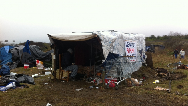 Steenvoorde: un campement de migrants évacué au bord de l'A25
