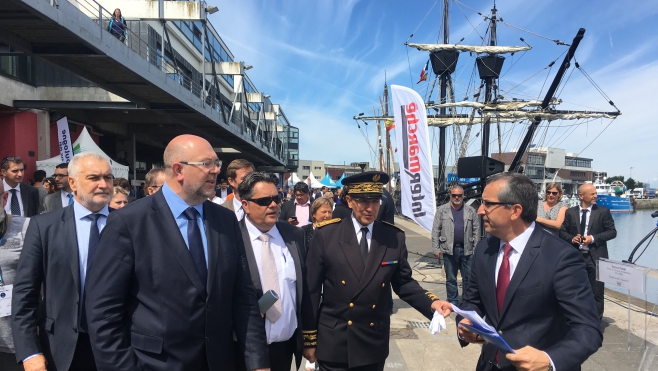Boulogne : le ministre Stéphane Travert à la rencontre des pêcheurs