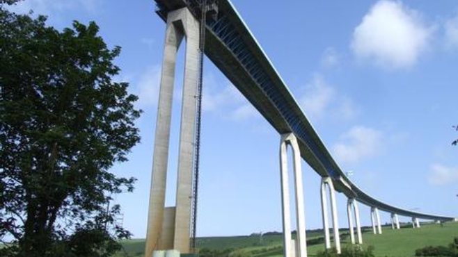 Plus aucun poids lourd ne peut passer par le viaduc d’Echinghen sur l’A16 !