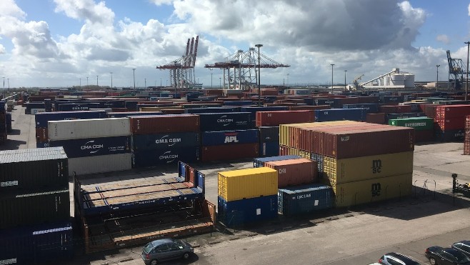 Port de Dunkerque : le trafic des conteneurs explose, les embauches suivent... 