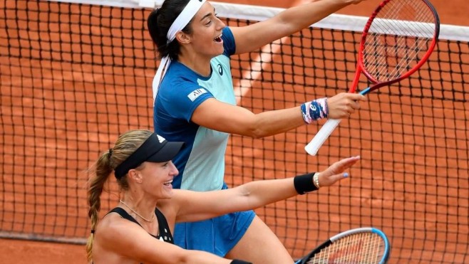 Mladenovic et Garcia remportent le double dames à Roland-Garros.