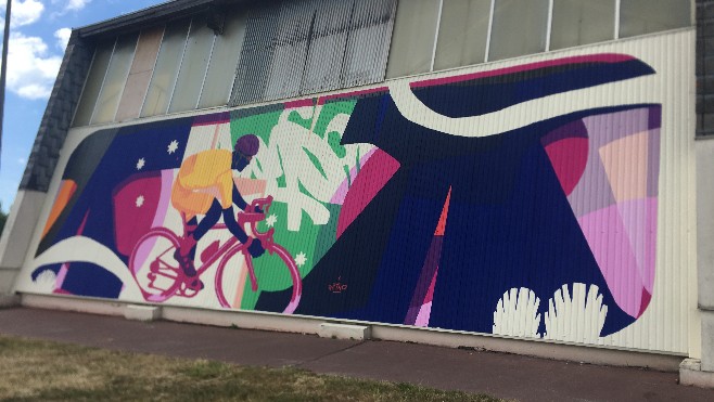 Calais: la fresque street art inspirée du Tour de France est terminée