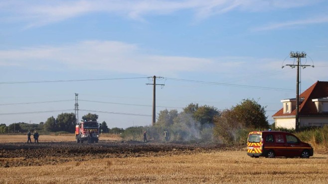 5 hectares de champs prennent feu mardi soir dans le calaisis.