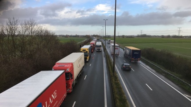 L’élargissement de l’A16 à trois voies revient sur la table