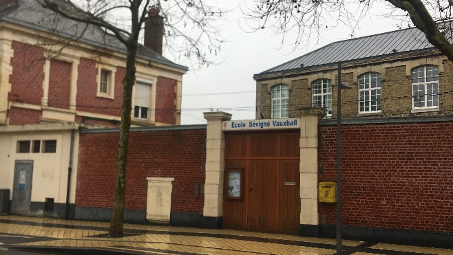 Calais : une femme retrouvée pendue sous le préau d'une école
