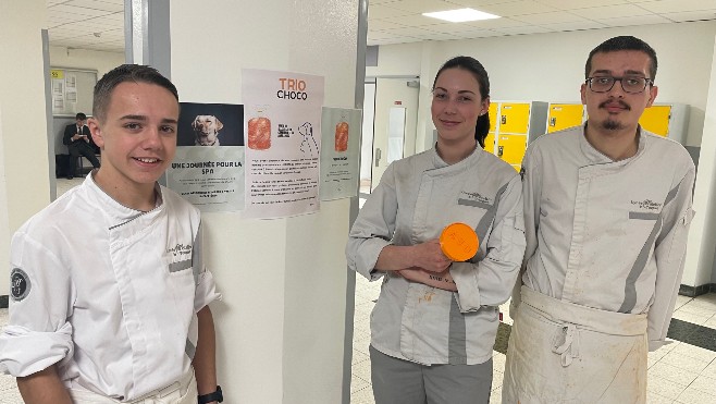 Des élèves du lycée hôtelier du Touquet vendent des biscuits au profit de la SPA de Saint Aubin