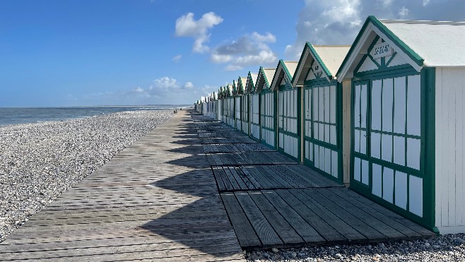 A Cayeux, la ville vend quelques unes de ses cabines de plage