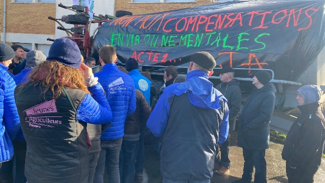 A Gravelines, les agriculteurs dénoncent les mesures compensatoires environnementales du port de Dunkerque !