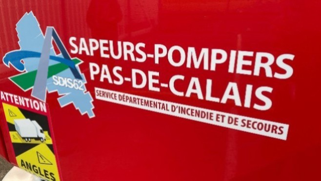 A16 : un automobiliste termine sa course sur le toit au péage d'Herquelingue
