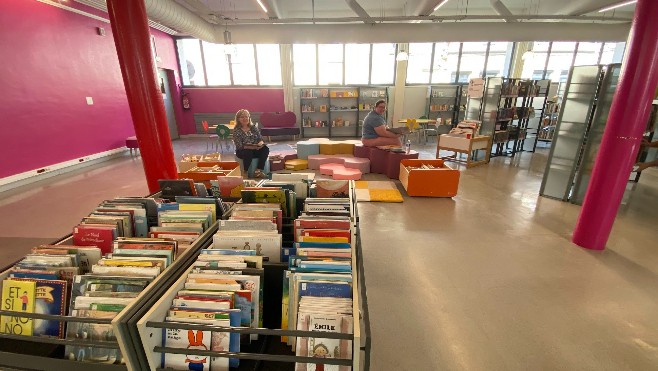 La médiathèque Louis Aragon a été totalement réaménagée début septembre...