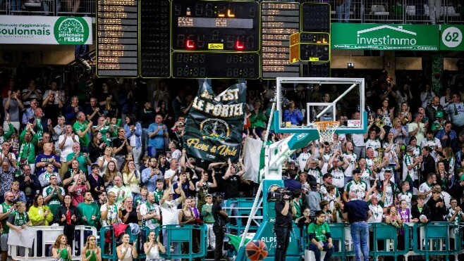 Bel hommage de Wembanyama aux supporters du Portel  ! 