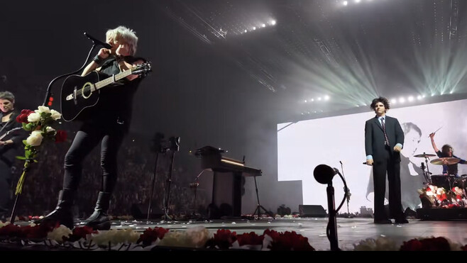 À Paris Bercy, le rêve fou de Sam Sauvage : le chanteur boulonnais invité sur scène par Indochine après la polémique des Victoires de la Musique