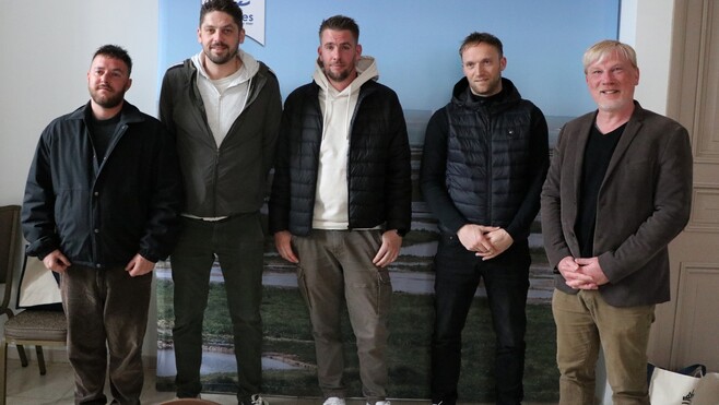 Trois héros face à un braquage au marteau à Étaples : leur courage salué par le maire.