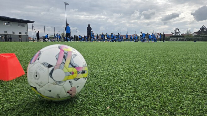 Le ballon au pied, le sourire aux lèvres: à Berck, 60 enfants ont participé au Varane Tour