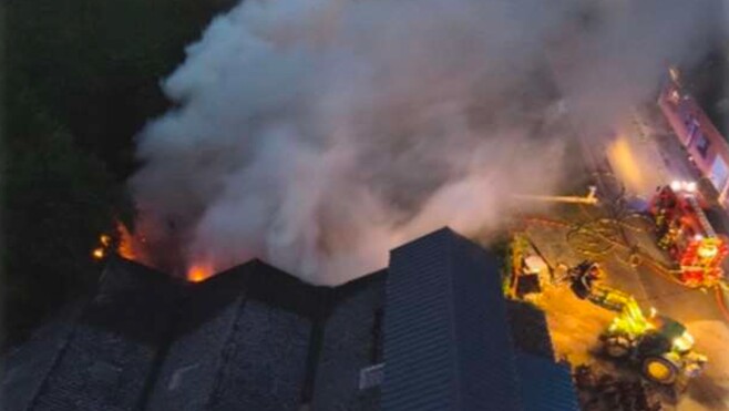 Dennebroeucq : un hangar agricole ravagé par les flammes.