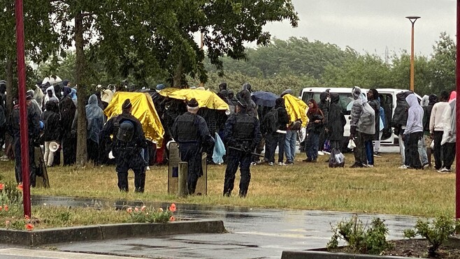 À Calais, les associations d'aides aux migrants et des riverains dénoncent un nouveau démantèlement du campement près de l’hôpital