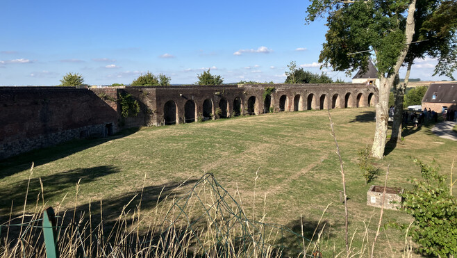 Montreuil : une personne chute accidentellement depuis les remparts de la Citadelle 