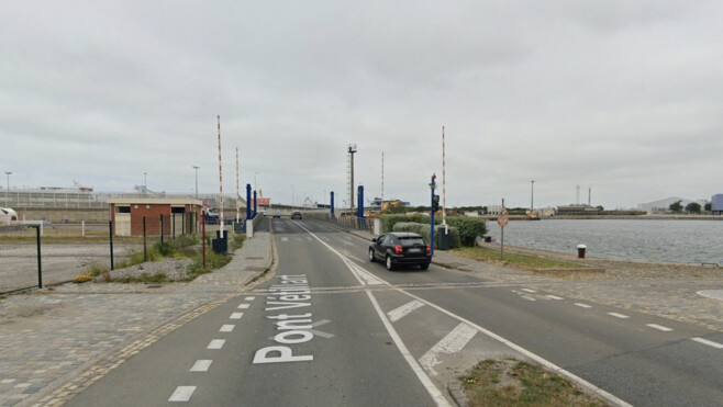 Calais : un automobiliste de 37 ans meurt après une chute dans l'eau depuis le pont Vétillart