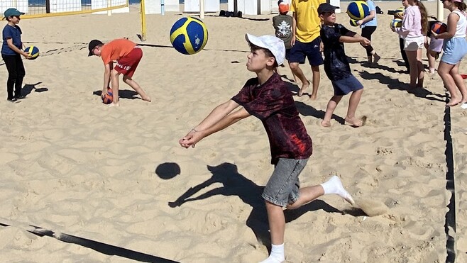 Les escapades de Radio6 : Rendez-vous au Beach Volley Club à Calais-LA-Plage !