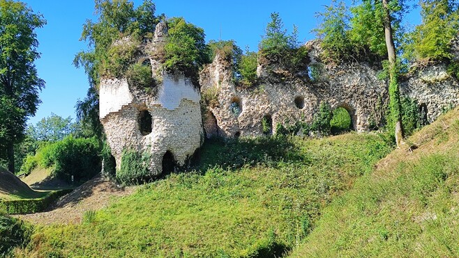 Les Escapades Radio 6 vous emmènent dans les ruines du Château de Fressin !