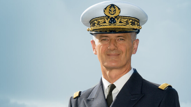 Originaire de Marquise l’ancien commandant du Charles de Gaulle Olivier Lebas est mort dans les Pyrénées. 