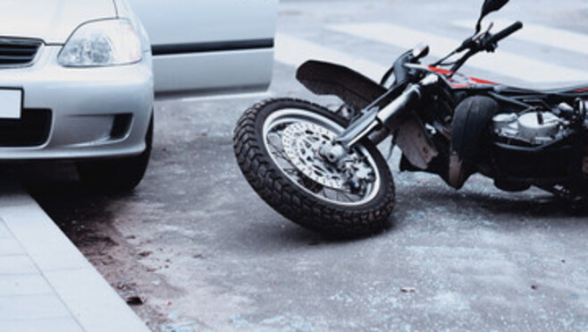 Saint-Étienne-au-Mont : un motard blessé dans un accident avec une voiture rue du Docteur Brousse