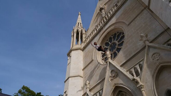 Neuville-sous-Montreuil : la Chartreuse de Neuville accueille un nouveau show aérien !