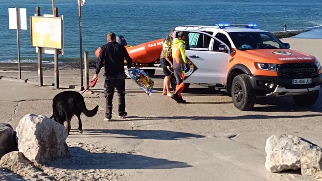 Grandes marées : un homme et son chien piégés par la montée des eaux à Berck-sur-mer.