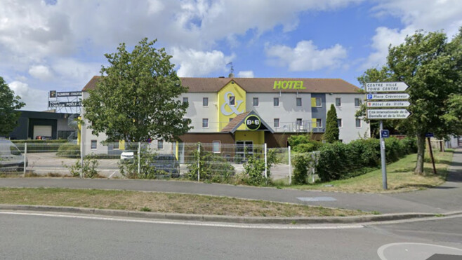 Calais : un hôtel privé d'électricité après un accident... rond-point des frères Lumière !
