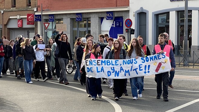 A Calais, 25 lycéens ont pris le départ d'un cortège jeudi matin.