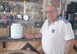 A Calais, le patron d’un bar se mobilise pour un enfant atteint de leucémie.