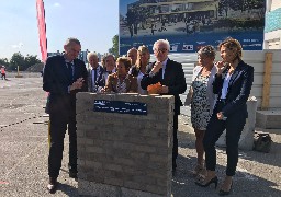 Pose de la première pierre du chantier de réhabilitation et d’extension du collège Lucien Vadez à Calais