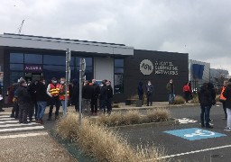 Grand Calais Terres & Mers vote une subvention de 500 000 € à Alcatel Submarine Networks.