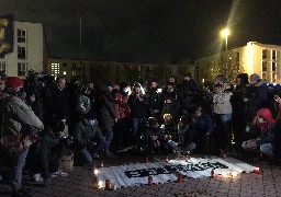 A Calais, plusieurs centaines de personnes se sont rassemblées hier soir en hommage aux migrants décédés
