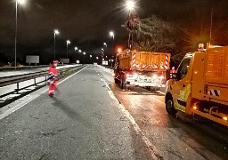 Calais : deux barrages érigés cette nuit sur la rocade par des migrants