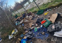 Sangatte : 2 tonnes de déchets évacués du camp de la Digue Royale