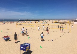 Cet été, pratiquez le beach volley sur la plage de Calais grâce au LIS Saint-Pierre