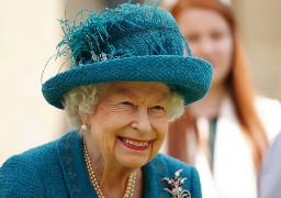 Aprés le décès de la Reine Elizabeth II, l'émotion de Mark un anglais qui vit à Calais