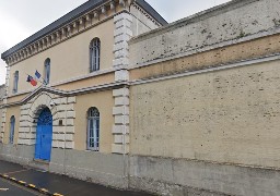 A Dunkerque, les portes de la maison d'arrêt sont bloquées plus de deux heures ce mardi matin.