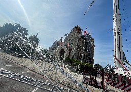Touquet: installation impressionnante d'un nouvel échafaudage sur l'hôtel de ville