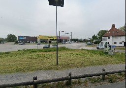 Calais : un chauffeur routier agressé à la gorge d'un coup de cutter samedi matin.