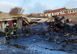Un bâtiment de la mairie de Berck en partie détruit ce dimanche matin