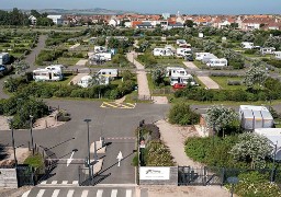 A Calais, le camping séduit les touristes