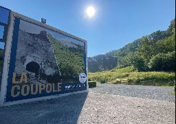 Les Escapades : A Helfaut, La Coupole se visite en réalité augmentée grâce à des Histopads.