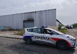 Calais : nuit rythmée par des rixes entre migrants et l'incendie d'un hangar rue Clément Ader.