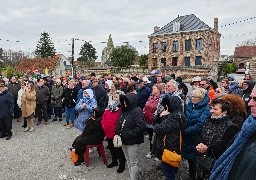 Nordausques : un rassemblement pour dénoncer le blocage administratif qui empêche l’arrivée de médecins.