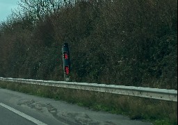 A16 : le radar de Saint-Inglevert vers Boulogne a été tagué !