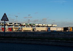 Circulation perturbée sur la rocade de Calais à cause d'un piquet de grève au port