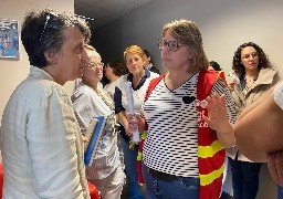 Mouvement de grève des agents hospitaliers hier à l'hôpital de Calais pour protester contre la suppression des temps partiels.
