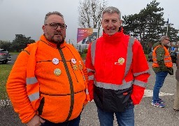 A Dunkerque la CFDT et les dockers eux aussi se mobilisent pour empêcher une fermeture d'ArcelorMittal. 